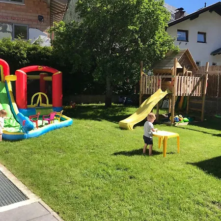 Family Chalet Karwendel 度假居 *